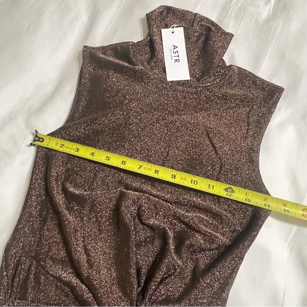 ASTR  the Label Riana Metallic Elegant‎ Brown Sleeveless Dress - Picture 12 of 16